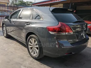 Toyota Venza LE FWD 2013 Gray