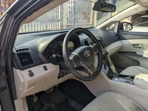 Toyota Venza LE FWD 2013 Gray