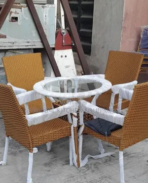 4set of Chairs With Table