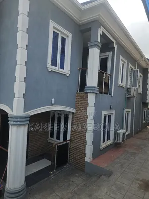 5bdrm Duplex in Vero Estate, Isheri North for sale