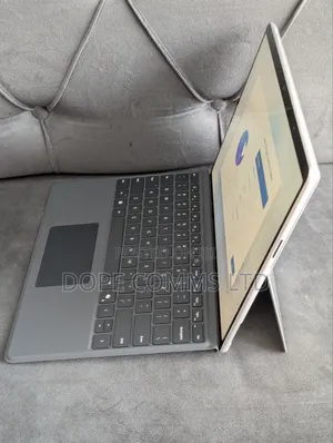 Laptop Microsoft Surface Pro 11th Edition, a Copilot+ PC 16GB SSD 256GB