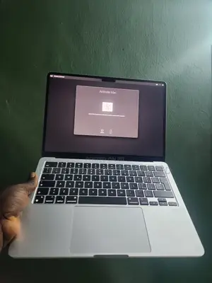 Laptop Apple MacBook Air 2023 M2 16GB Apple M2 SSD 512GB