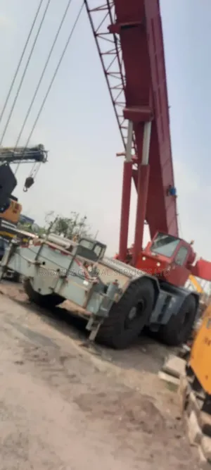 80 Tons Foreign Used, Groove