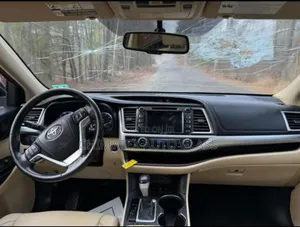 Toyota Highlander 2016 Windscreen Glass Available We Deliver