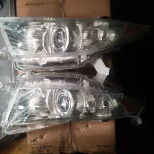 Set Head Lamp for Toyota Highlander 2011-2012 Model
