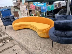 Classic Curved Sofa With Singles