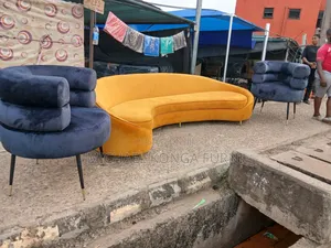 Classic Curved Sofa With Singles