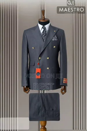 Luxury Double Breasted With Golden Bottons Suit