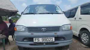 Toyota HiAce 2005 White