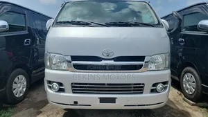 Toyota HiAce 2012 Silver