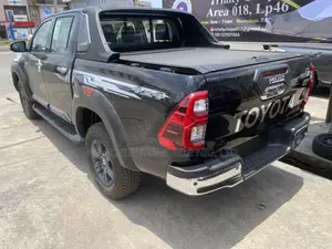 New Toyota Hilux 2024 Black