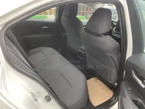 Toyota Corolla LE 2021 White