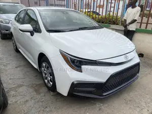 Toyota Corolla LE 2021 White