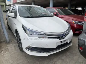 Toyota Corolla Altis 2019 White