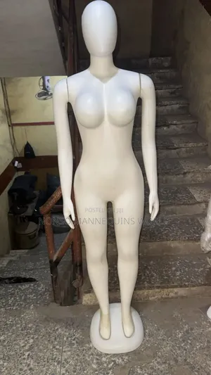 Faceless Size 10 Plastic White Female Mannequin