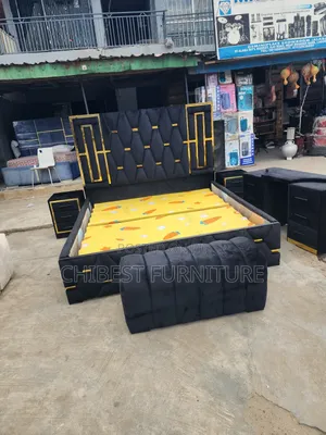 6by6 Bed With Dressing Mirror, Side Drawers and Footrest.