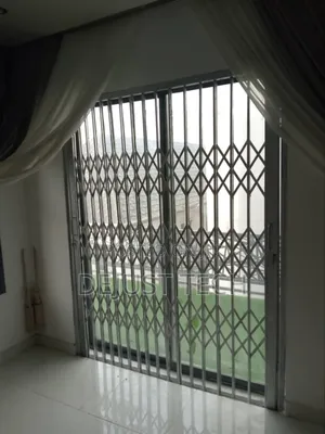 Standard Collapsible Barrier Door