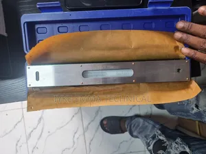 Precision Engineer's Spirit Level Block
300mm / 0.02mm