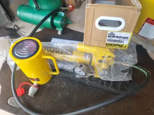 100tons Hydraulic Jack and Pump Complete
Set Enerpac