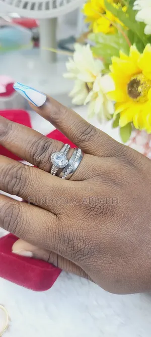 Fullstone Silver Titanium Wedding Set