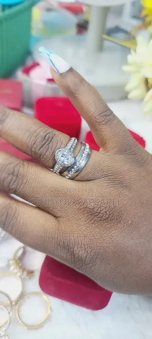 Fullstone Silver Titanium Wedding Set