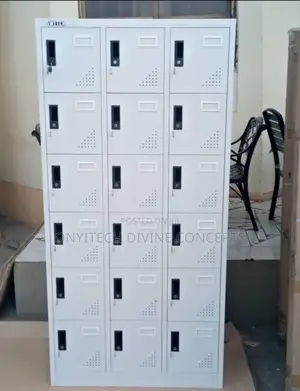 18 Doors Metal Locker