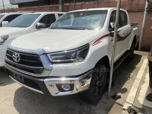 Toyota Hilux 2023 White