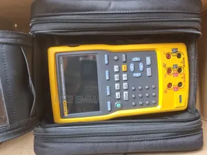 Fluke 753 / 754 Documenting Process Calibrator-