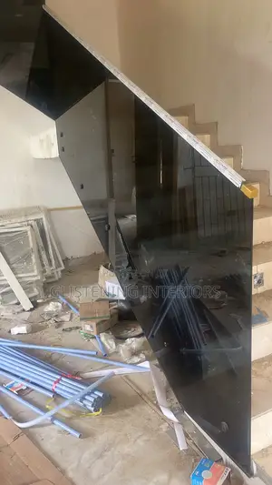 Staircase Design With A Tinted 10mm Glass