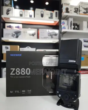 Neewer Z880 TTL Li-Ion Camera Flash Light.