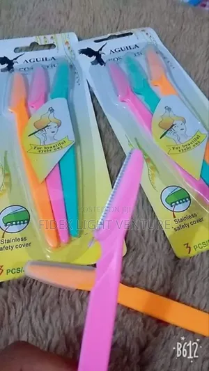 Tinkel Eyebrows Razor