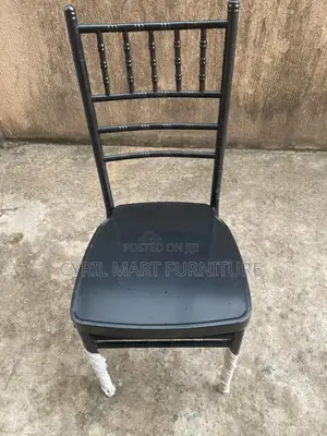 Chivalry Chair Black With Seat Pad