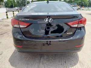 Hyundai Elantra Limited 4dr Sedan (1.8L 4cyl 6A) 2014 Black