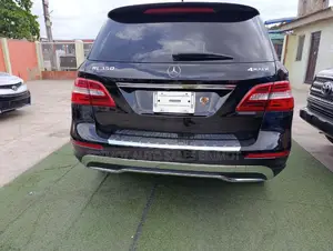 Mercedes-Benz M Class ML350 4dr SUV (3.5L 6cyl 7A) 2014 Black