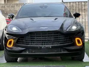Aston Martin DBX 2021 Black