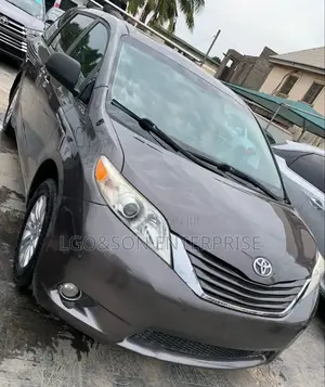Toyota Sienna XLE 8 Passenger 2011 Gray