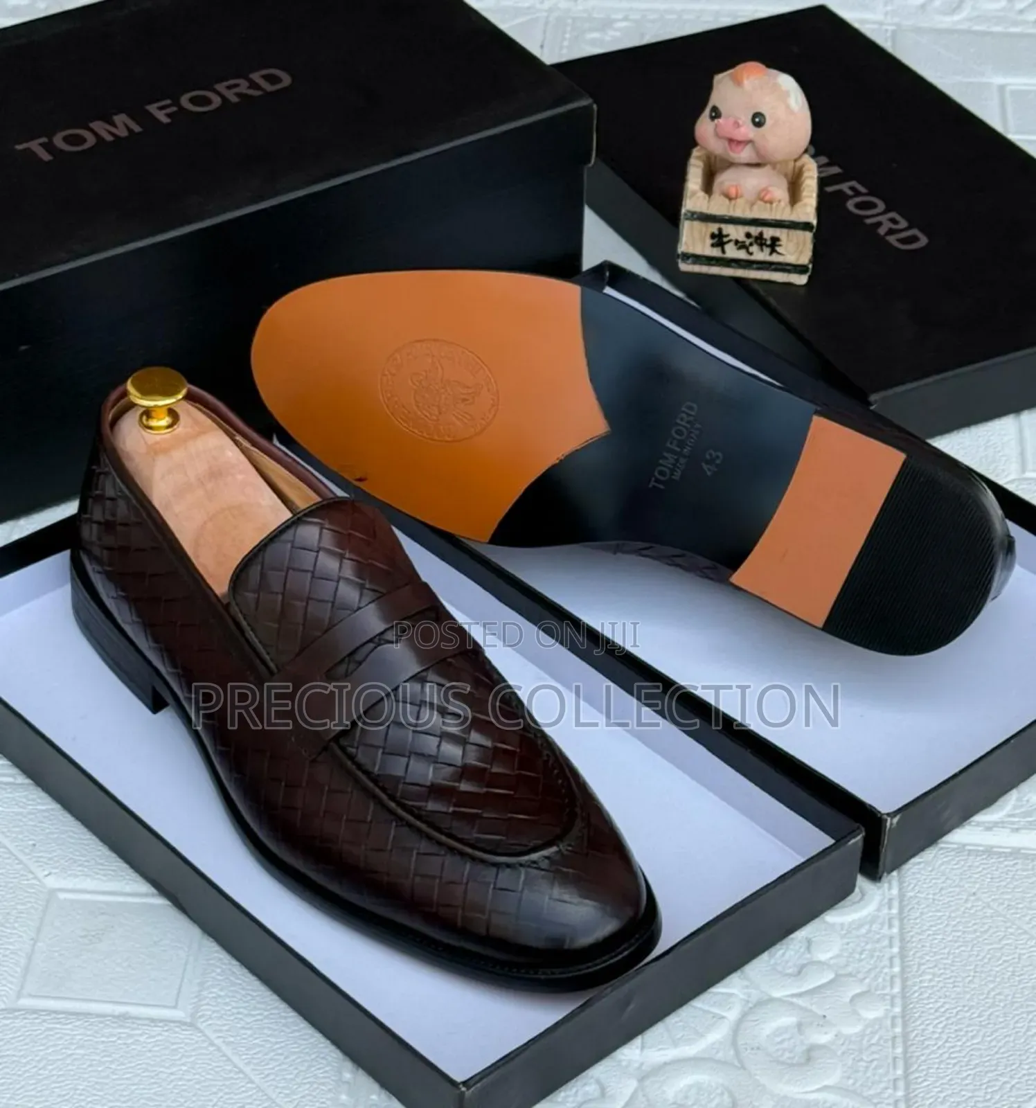 Tom Ford Patterned Matte Leather Coperate Shoe