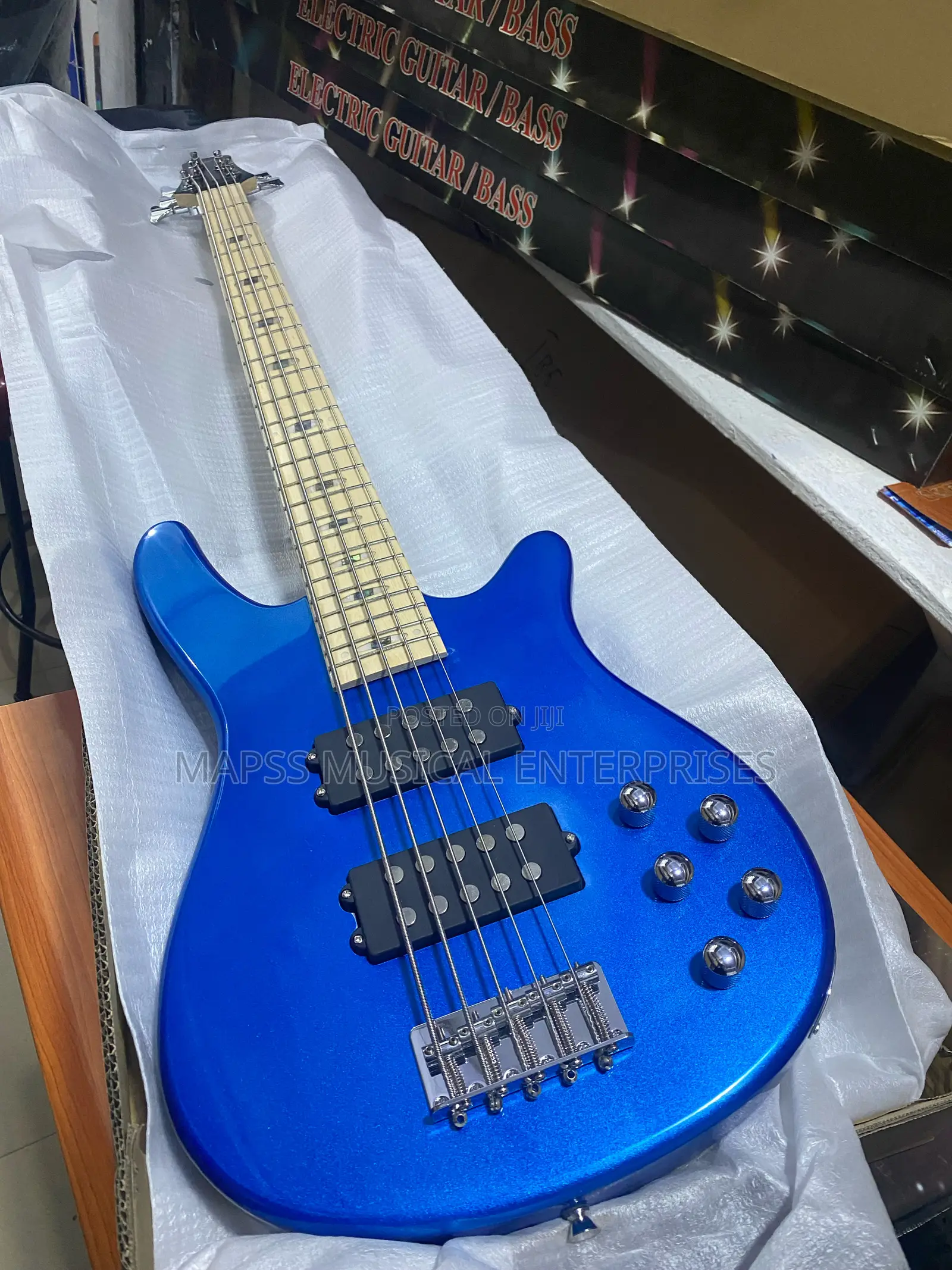 Original Alvarez Five Strings Bass Guitar