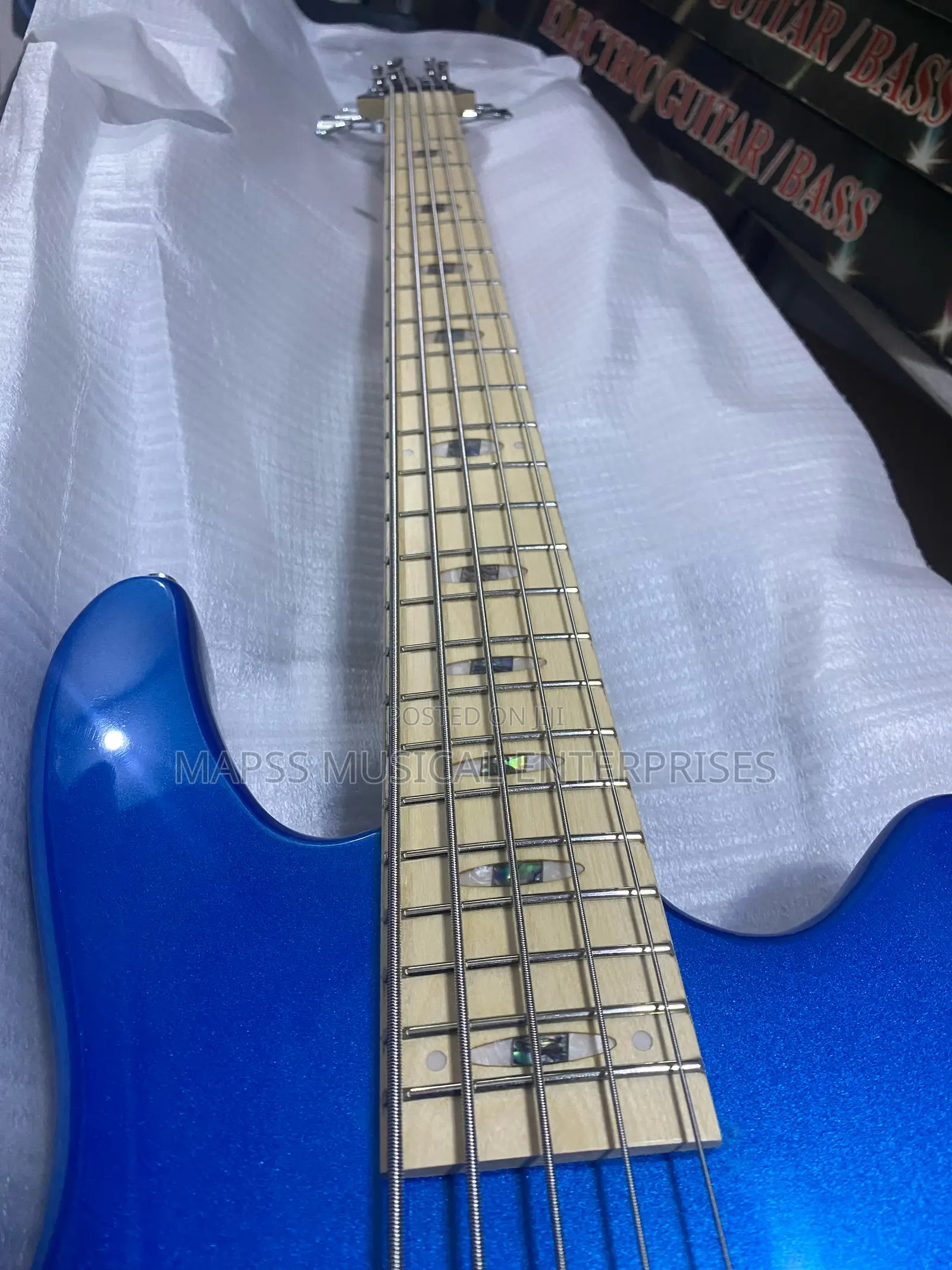 Original Alvarez Five Strings Bass Guitar