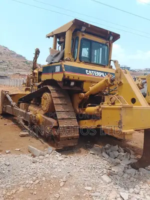 Cat D8 Bulldozer