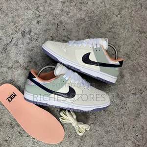 Newest Nike Sb Dunk Low Nola Sneakers