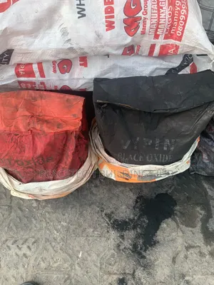 Red and Black Iron Oxide Pigment for Flooring