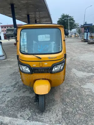 TVS King Cargo 2023 Yellow