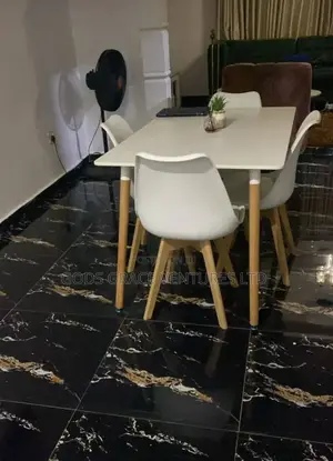 4 Seater Dining Set for Homes and Hotels