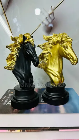 Horsehead Figurine Statue Decor Home ,Shelve Decor 1pc