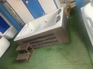 Outdoor/Indoor Massage Jacuzzi Bathtub With High Pressure Jets