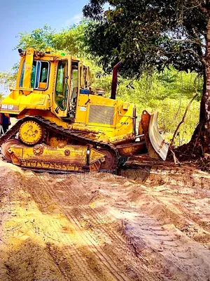 V- Track Bulldozer D6h LGP for Hire