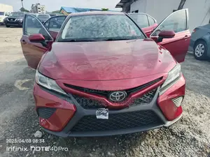 Toyota Camry SE FWD (2.5L 4cyl 8AM) 2018 Red