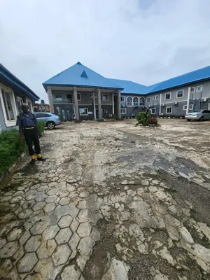 Hot Sales of 50 Rooms Hotel on 11⁄2 Acre Plus(+) of Land