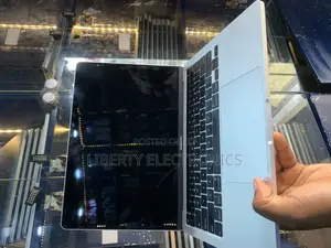 Laptop Apple MacBook Pro 2020 16GB Intel Core I5 SSD 1T